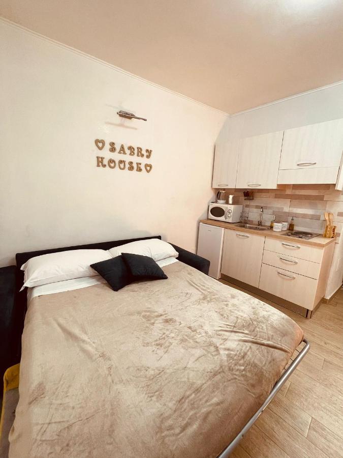 Sabry House Apartment Наполи Екстериор снимка